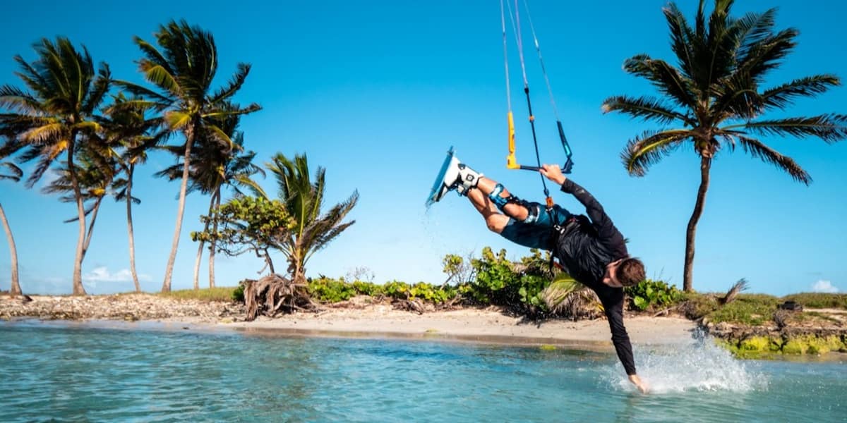flat water1 1200 x 600 Mayreau flat water kite spot in the Grenadines with world champion Aaron Hadlow